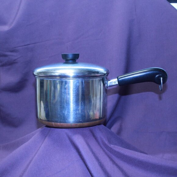 Revere Ware 1801 Copper Bottom 3 Quart Saucepan With Lid - Clinton, ILL - Picture 3 of 13